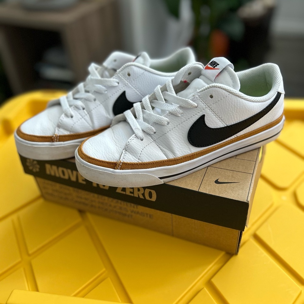 Nike court legacy. Size 7.5